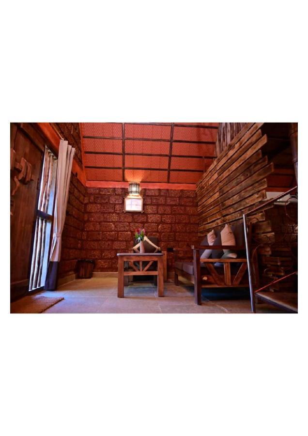 马迪凯里 The Horse & Chariot酒店 外观 照片